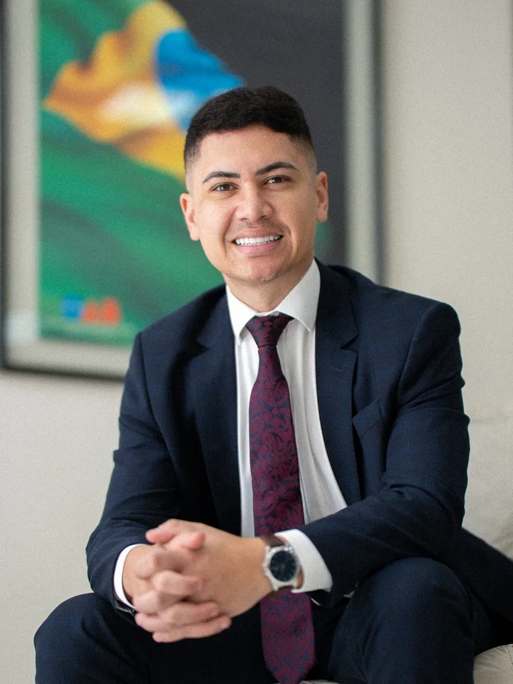 Dr. Daniel Silva Boa em ambiente profissional